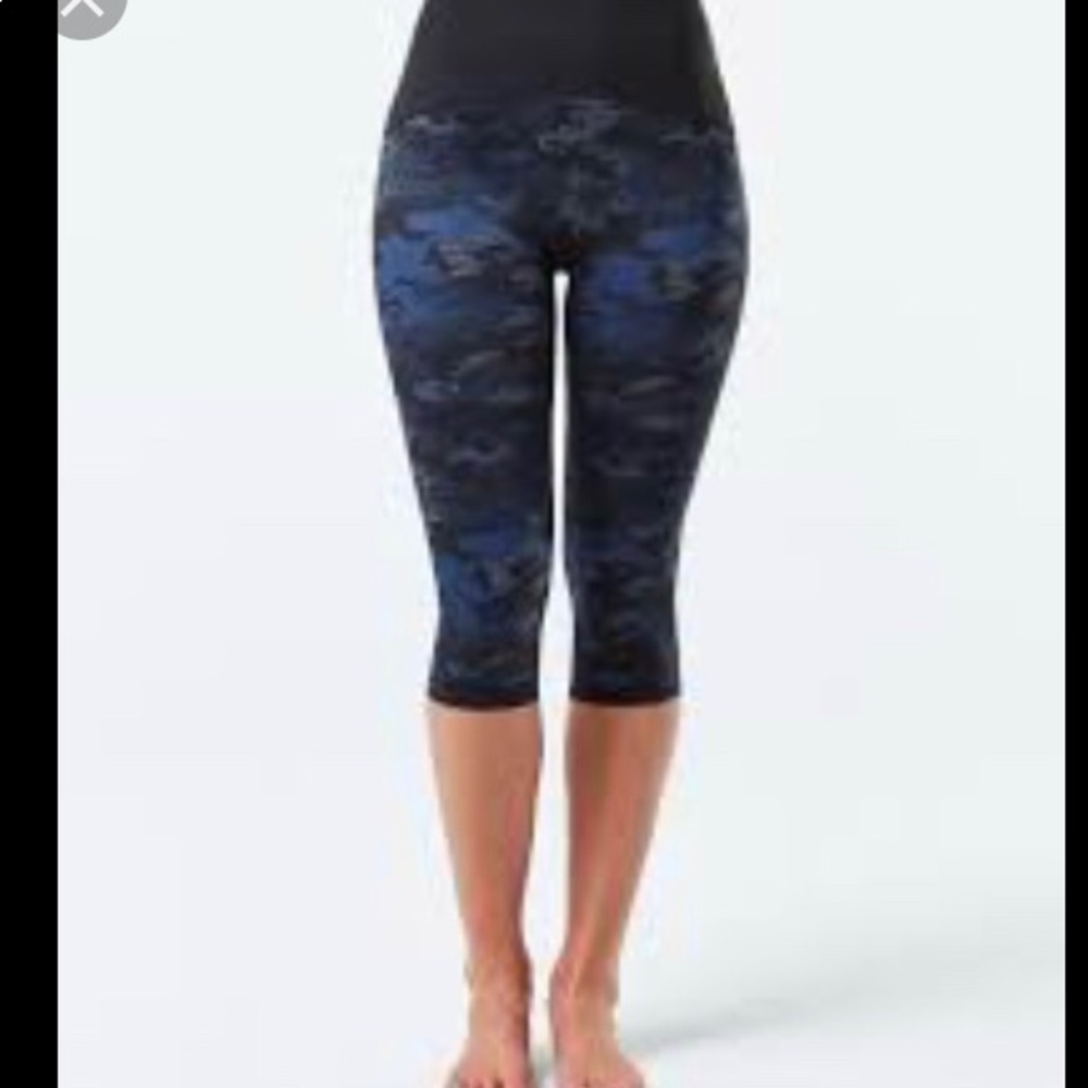 Active printed knee leggings